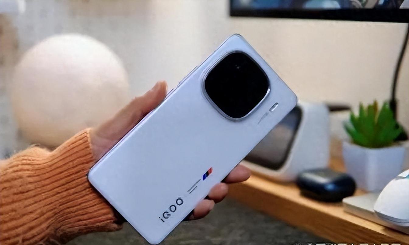 旗艦對決,iQOO 12和榮耀Magic6哪個好?全面對比后秒懂