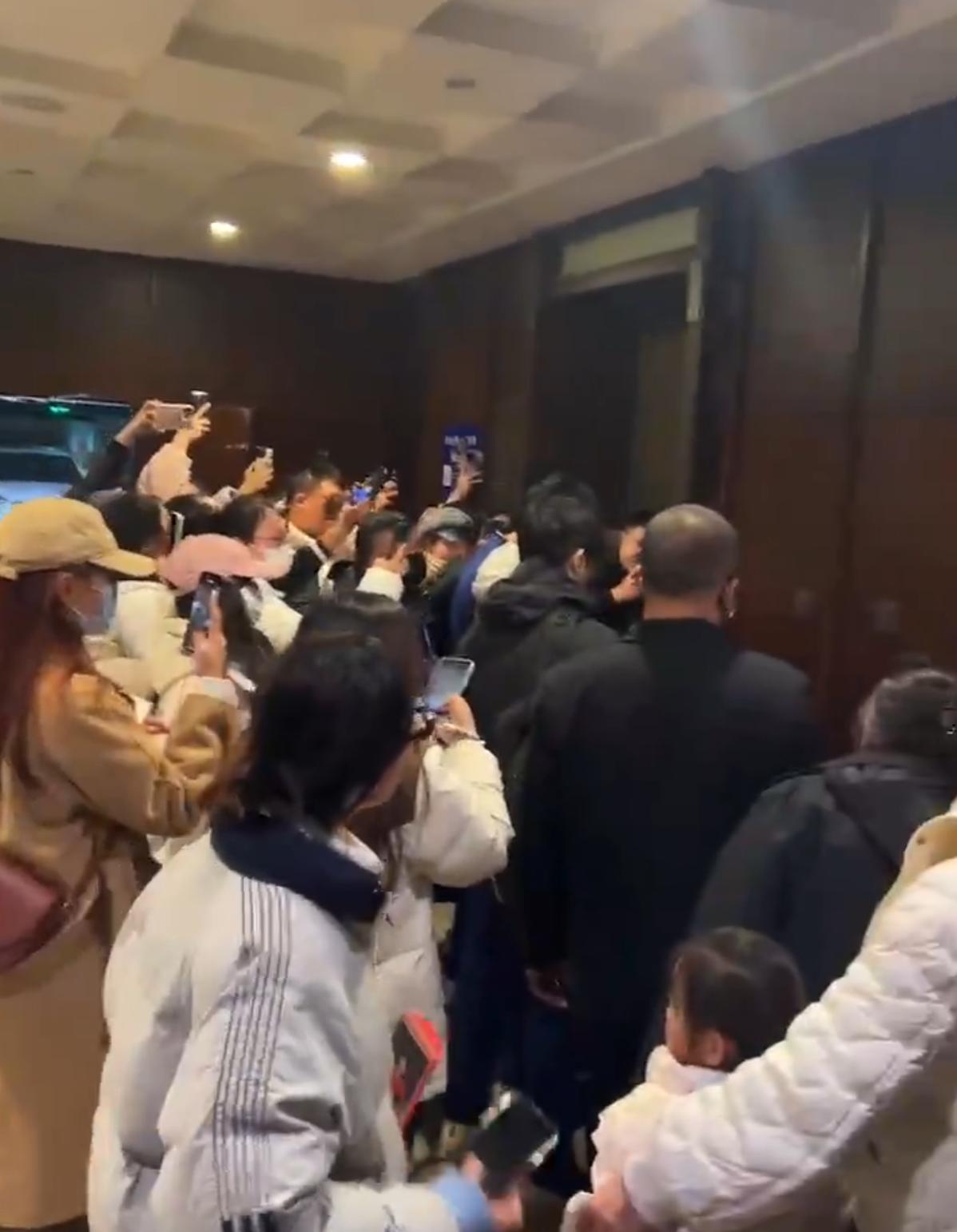 樊振東爆冷0-3徐瑛彬