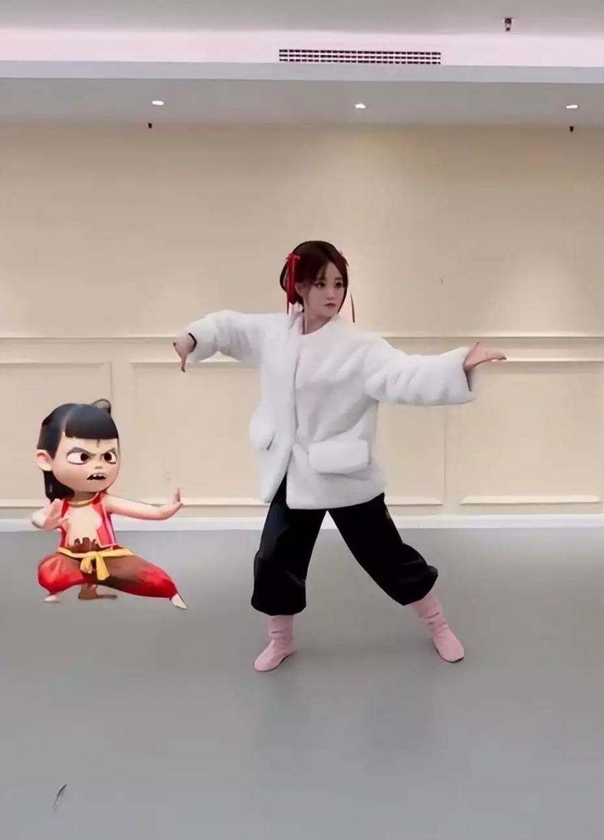 原來(lái)哪吒是愛(ài)穿束腳褲的體育生
