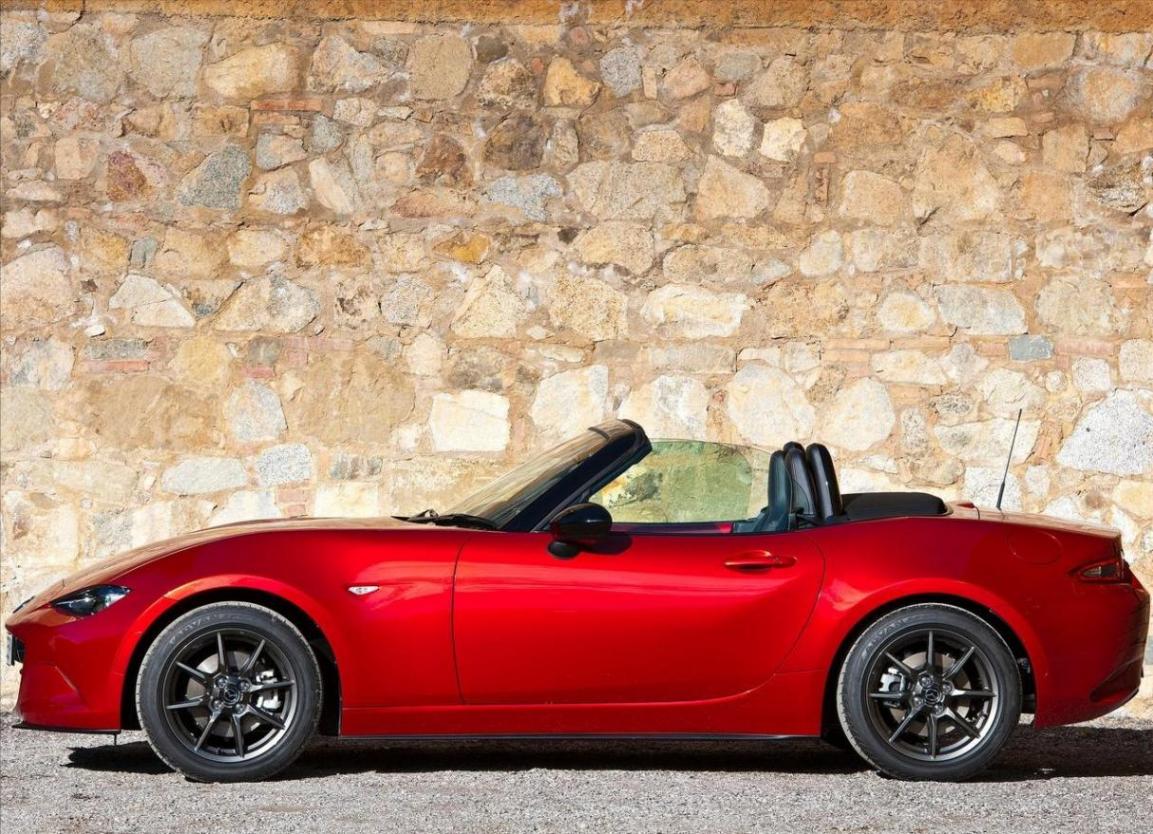 新一代馬自達MX-5采用全新2.5L自然進氣引擎,6MT手動變速箱!
