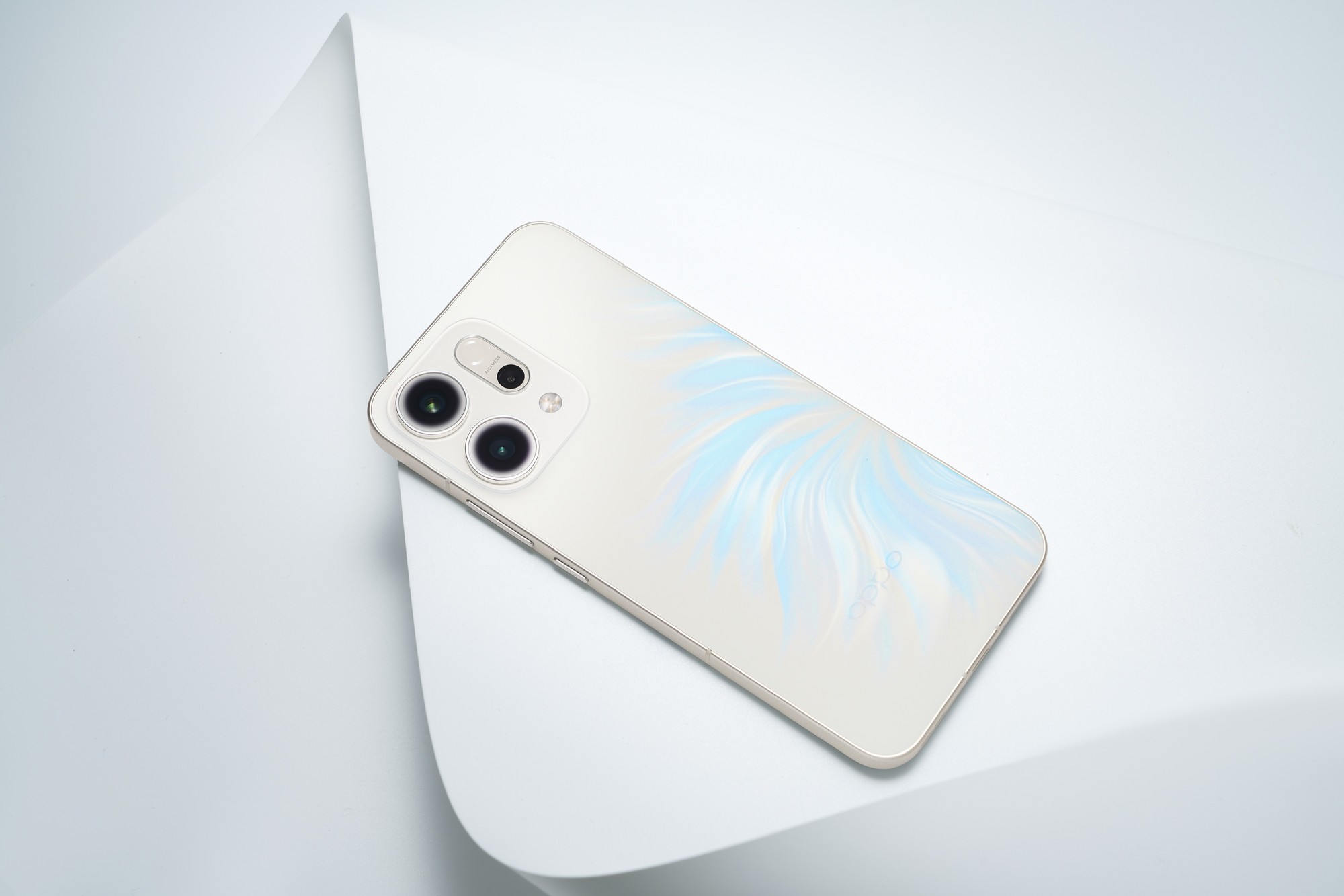 OPPO Reno14系列值不值?看完這五點(diǎn)再說
